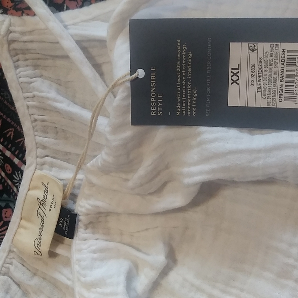 Universal Thread White Tank - Picture 2 of 2